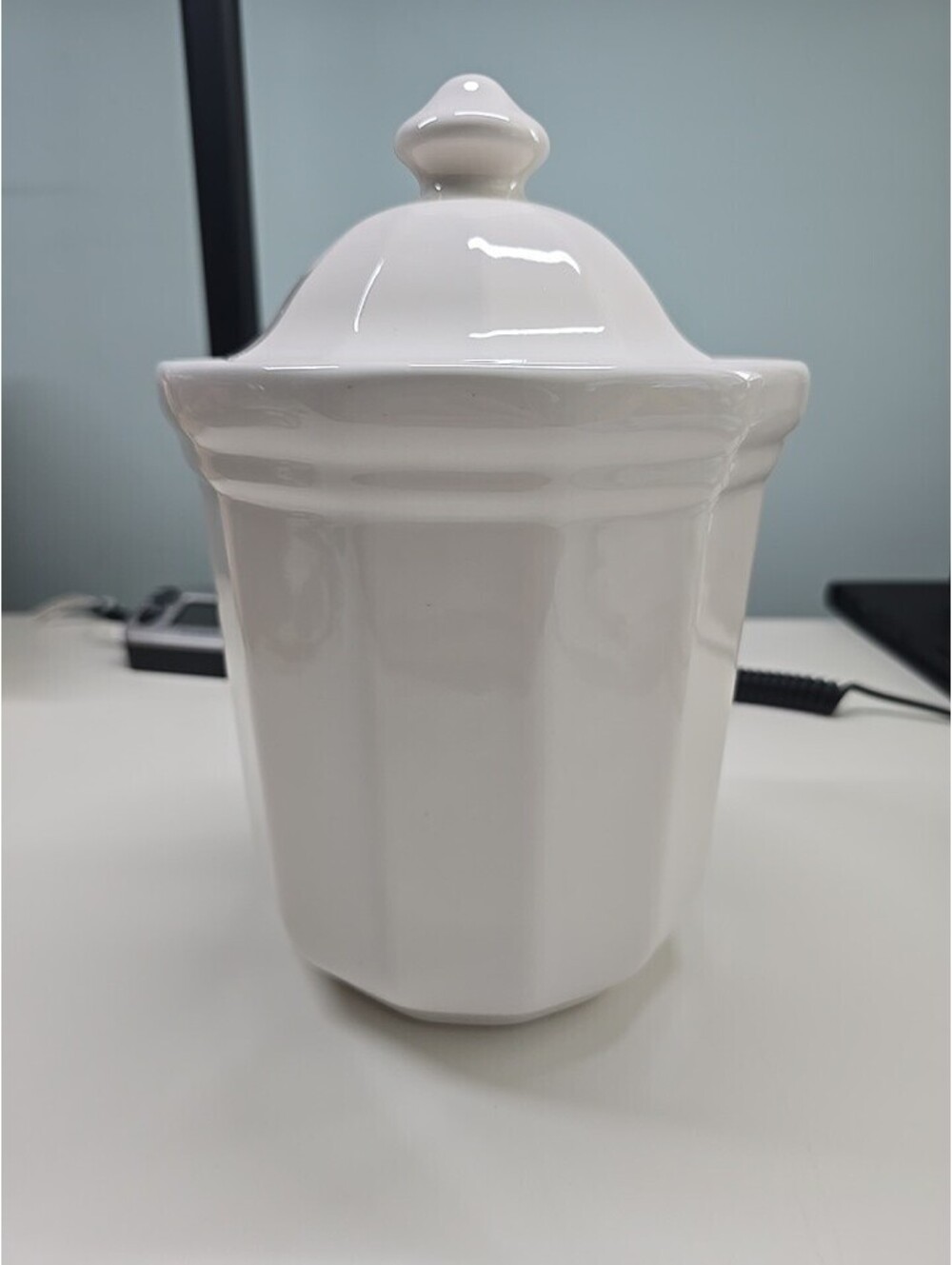 Vtg Small Pfaltzgraff Heritage White Canister With Lid USA 8” x 6”